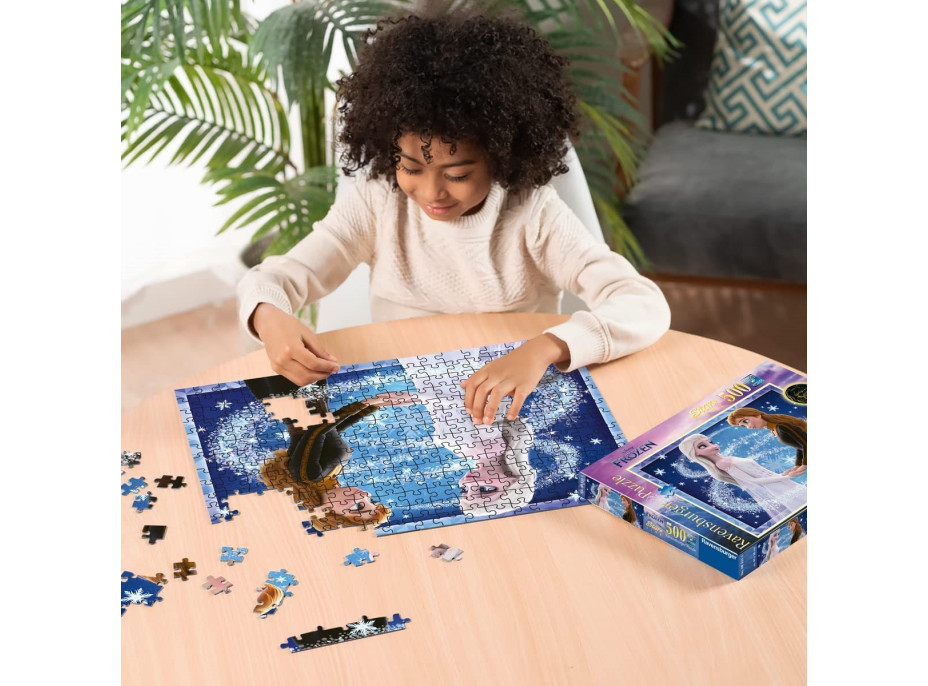 RAVENSBURGER Svietiace puzzle Ľadové kráľovstvo: Sestry Anna a Elsa 500 dielikov