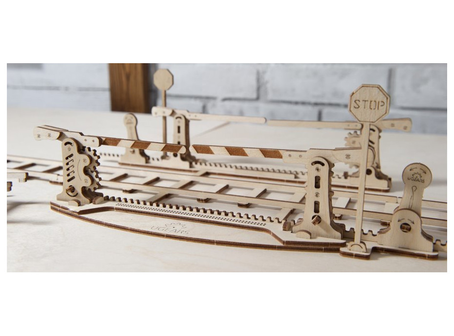 UGEARS 3D puzzle Koľaje so závorami 200 dielikov