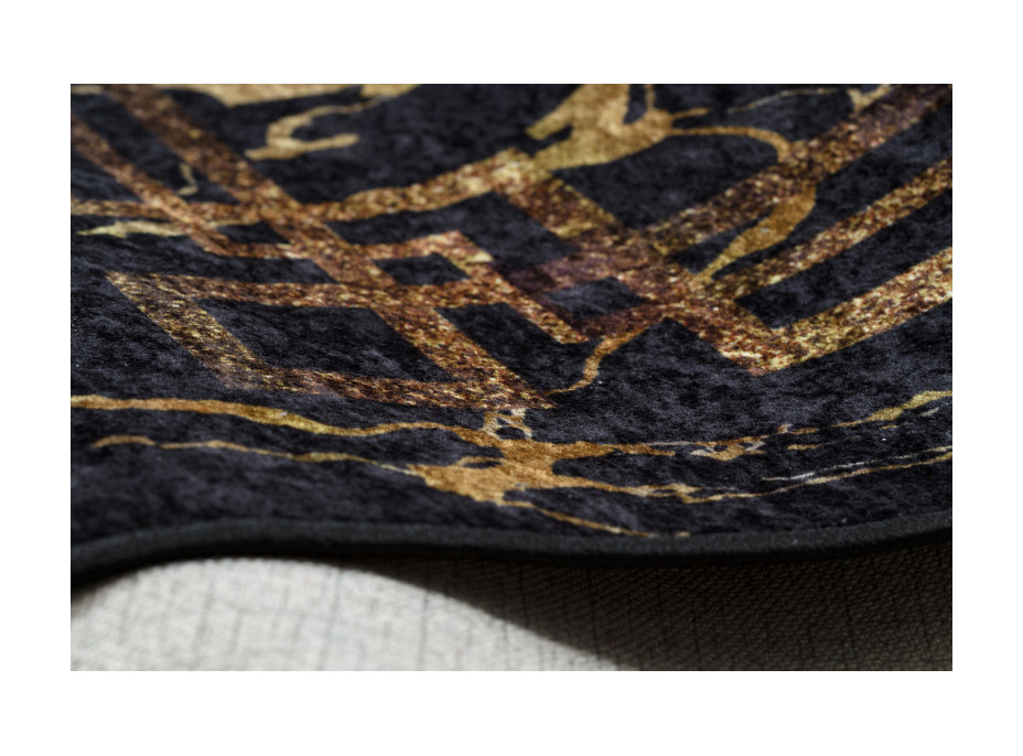 Kusový koberec Miro 51333.801 Marble black/gold