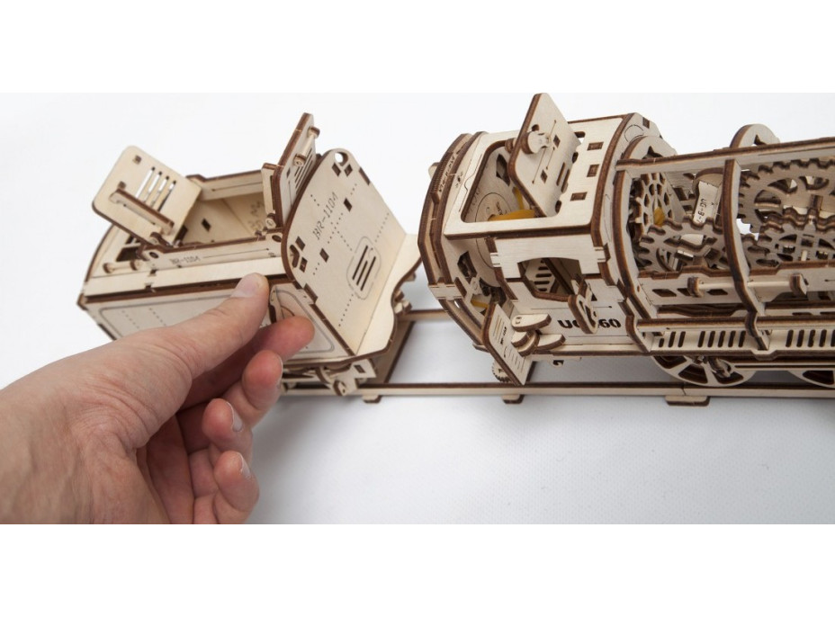 Ugears 3D drevené mechanické puzzle Parná lokomotíva 4-6-0 s tendrem