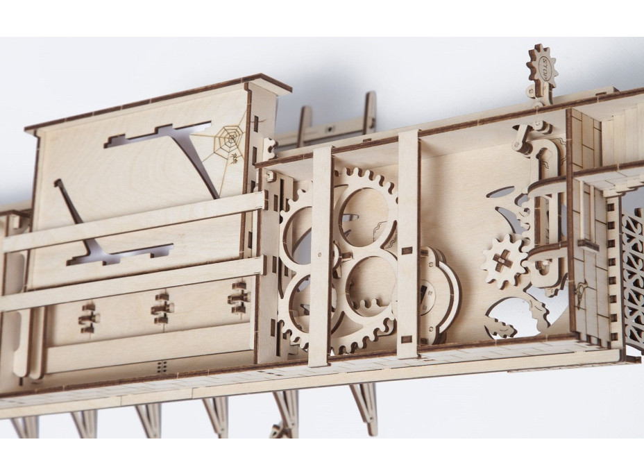 Ugears 3D drevené mechanické puzzle Železničné nástupište