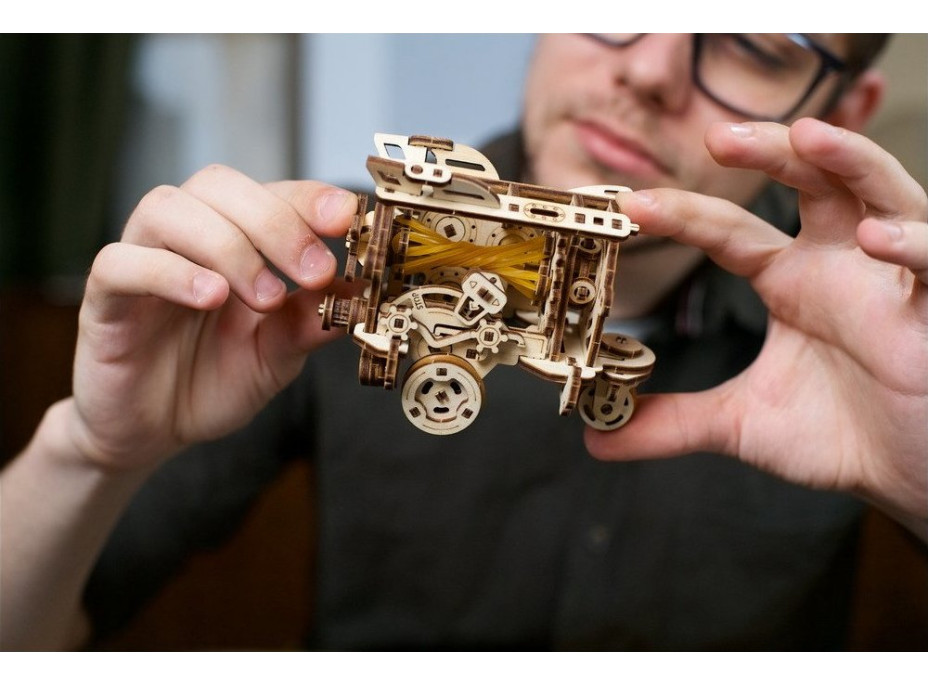 Ugears 3D drevené mechanické puzzle Steampunková ponorka