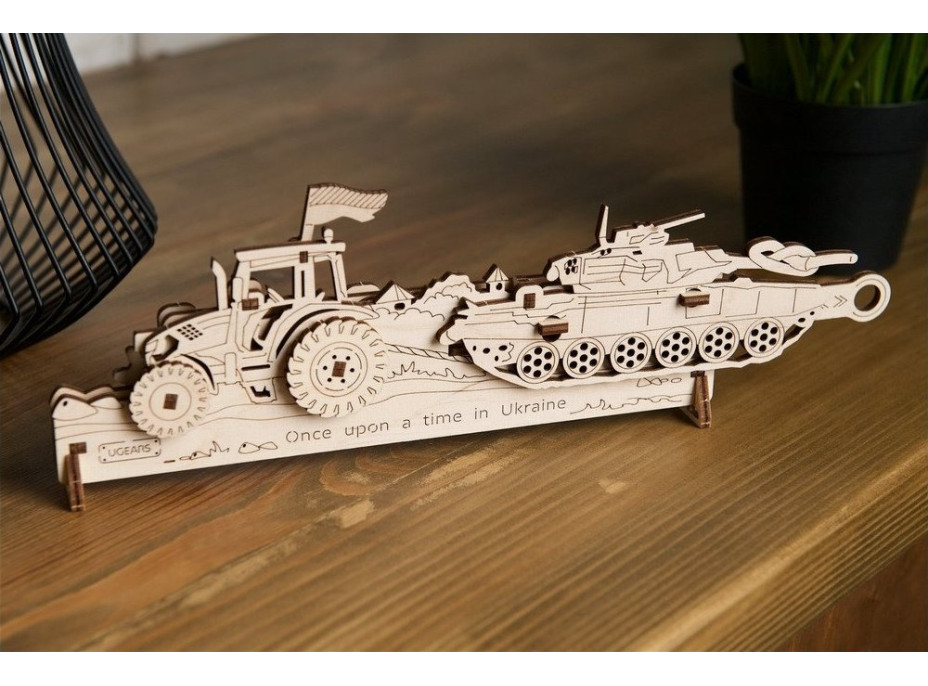 Ugears 3D drevené mechanické puzzle Brave UA Tractor