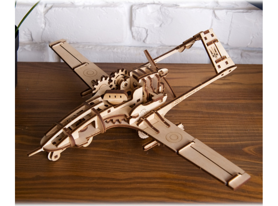 Ugears 3D drevené mechanické puzzle Bojový dron Bayraktar TB2