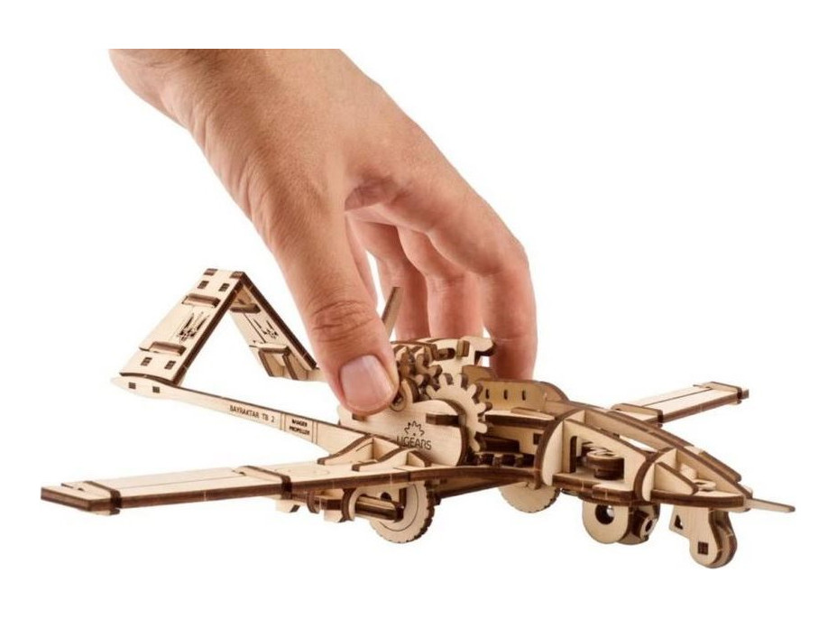 UGEARS 3D puzzle Bojový dron Bayraktar TB2 125 dielikov