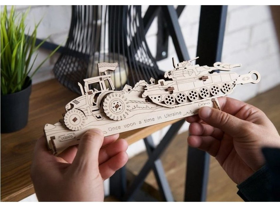 UGEARS 3D puzzle Brave UA Tractor 51 dielikov