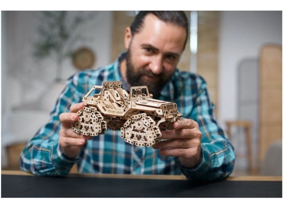 UGEARS 3D puzzle Pásové terénne vozidlo 423 dielikov