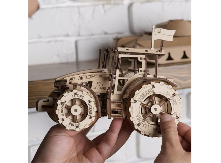 UGEARS 3D puzzle Traktor víťazí 272 dielikov