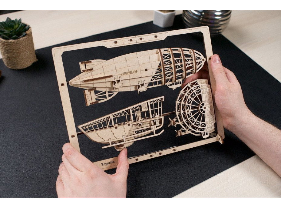 UGEARS 3D puzzle Zeppelin 2,5D 49 dielikov