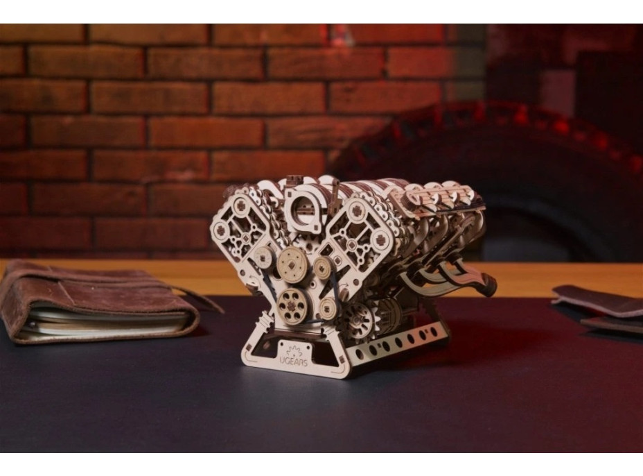 Ugears 3D drevené mechanické puzzle Motor V8