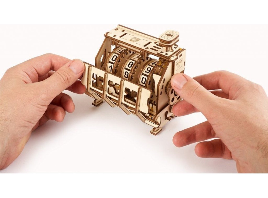 UGEARS 3D puzzle Počítadlo (pokladňa) 157 dielikov