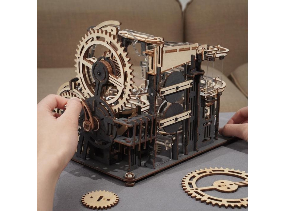 ROBOTIME Roker 3D drevené puzzle Guličková dráha: Nočné mesto 294 dielikov